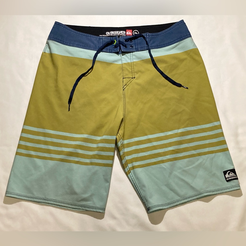 Men’s Quiksilver Board Shorts- Sz 34
